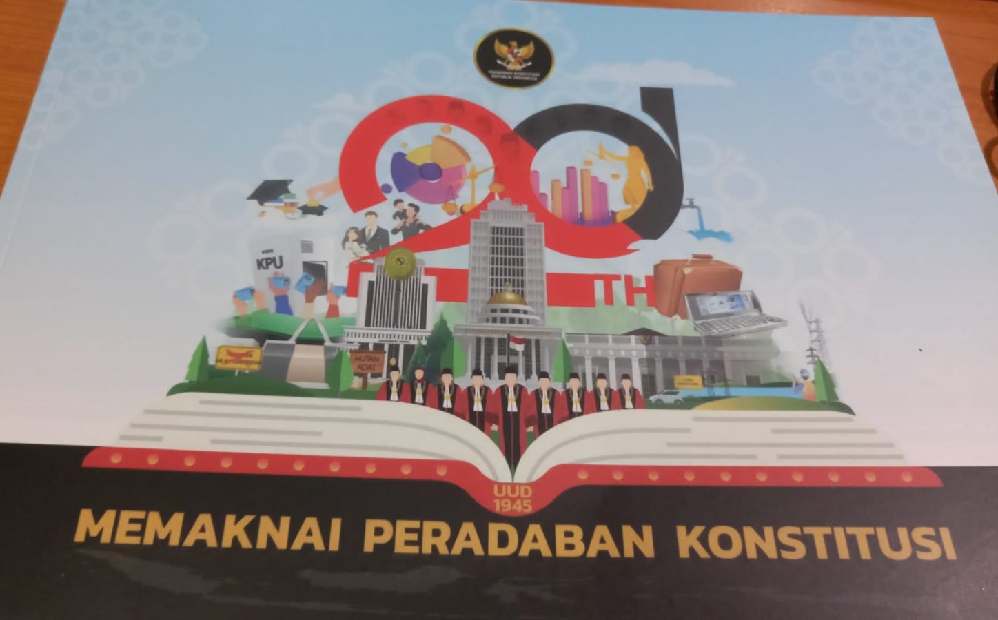 Cover Memaknai peradaban konstitusi / Kepaniteraan dan Sekretariat Jenderal Mahkamah Konstitusi